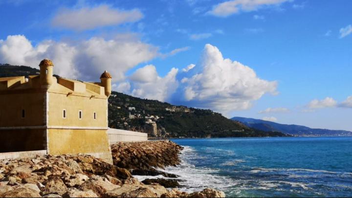 La Perle De Menton Apartment Bagian luar foto